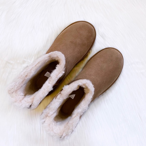 UGG Women’s Mini Bailey Bow Splatter Chestnut Boots - Picture 5 of 9